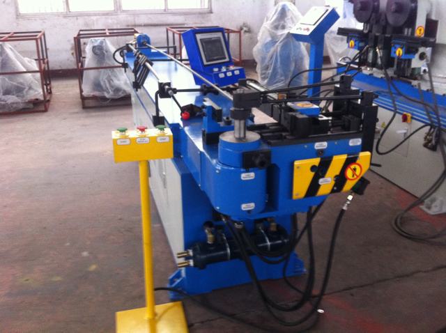 Máquina dobradeira CNC de 3 rolos GM-38NCB