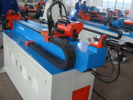 Máquina curvadora de tubos com 3 servomotores (GM-SB-18CNC)