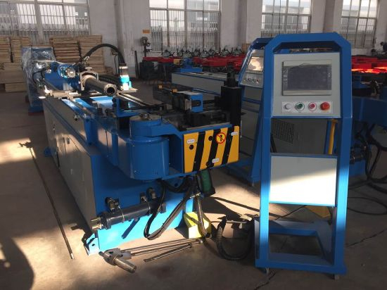 Dobrador de tubo quadrado CNC (GM-50CNC)